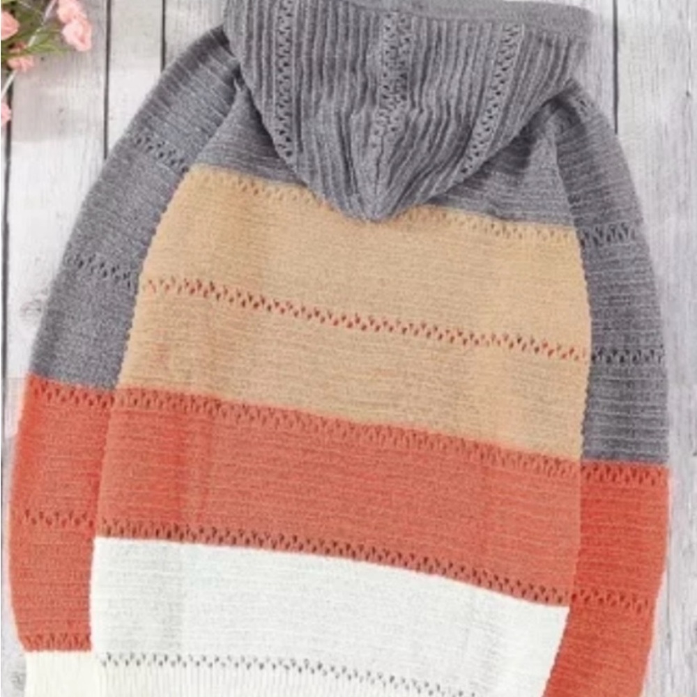 Knitted color block, pullover beach wear hoodie.
Size Small - Picture 3 of 7